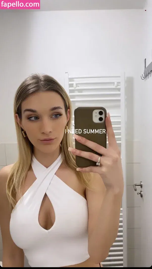 Sarah Ahrend Onlyfans Photo Gallery 