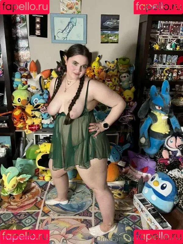 Lustful Geek Onlyfans Photo Gallery 
