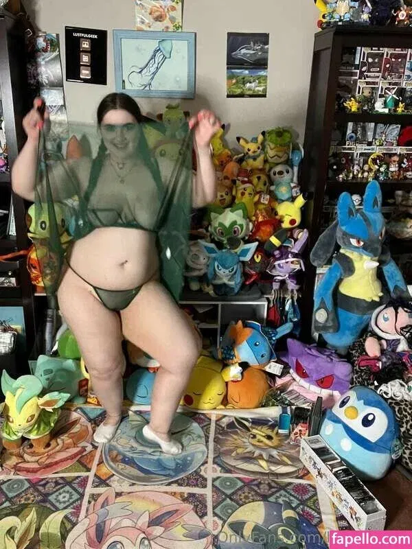 Lustful Geek Onlyfans Photo Gallery 