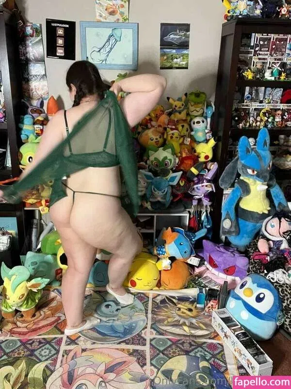 Lustful Geek Onlyfans Photo Gallery 