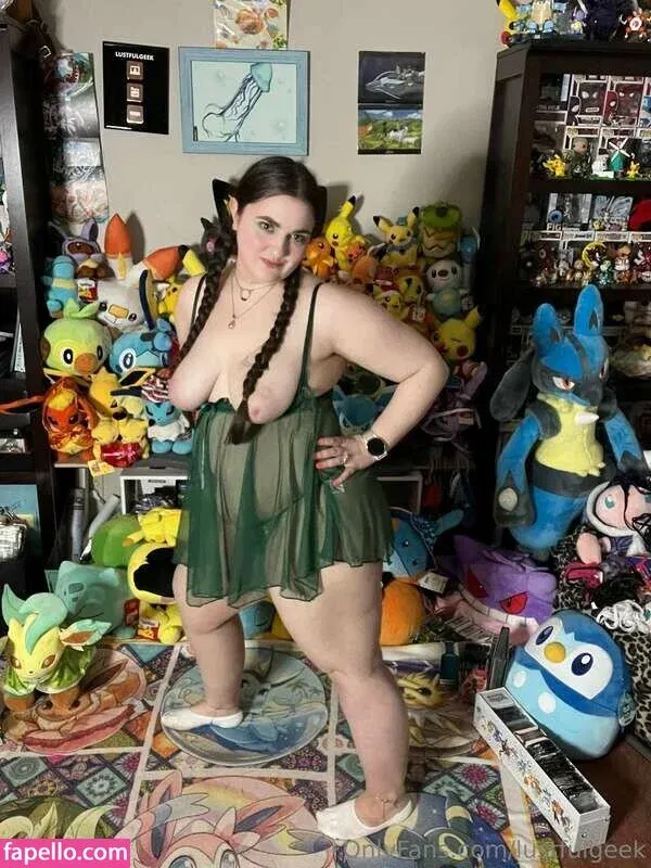 Lustful Geek Onlyfans Photo Gallery 