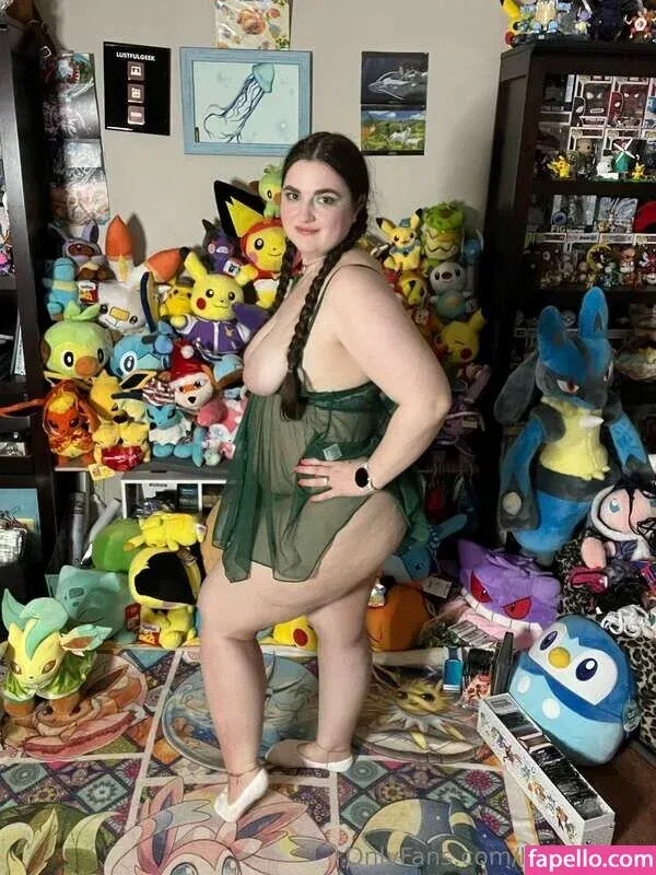 Lustful Geek Onlyfans Photo Gallery 