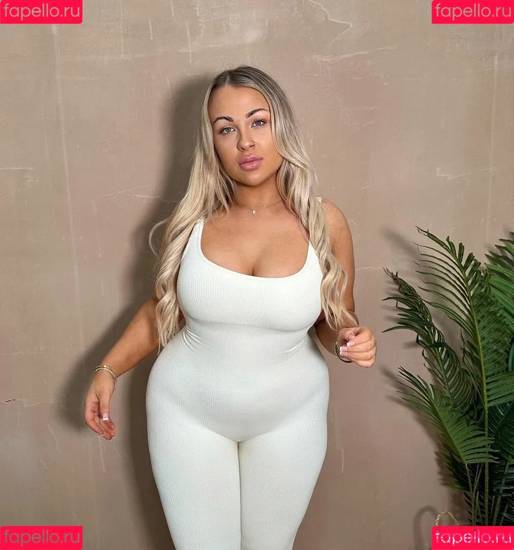 Abbie Carroll Onlyfans Photo Gallery 