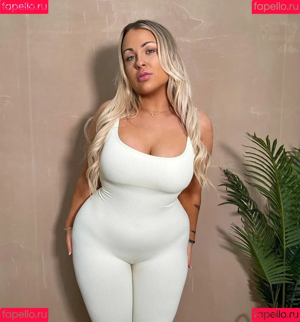 Abbie Carroll Onlyfans Photo Gallery 