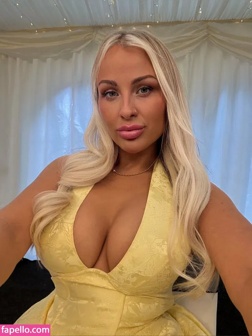 Abbie Carroll Onlyfans Photo Gallery 