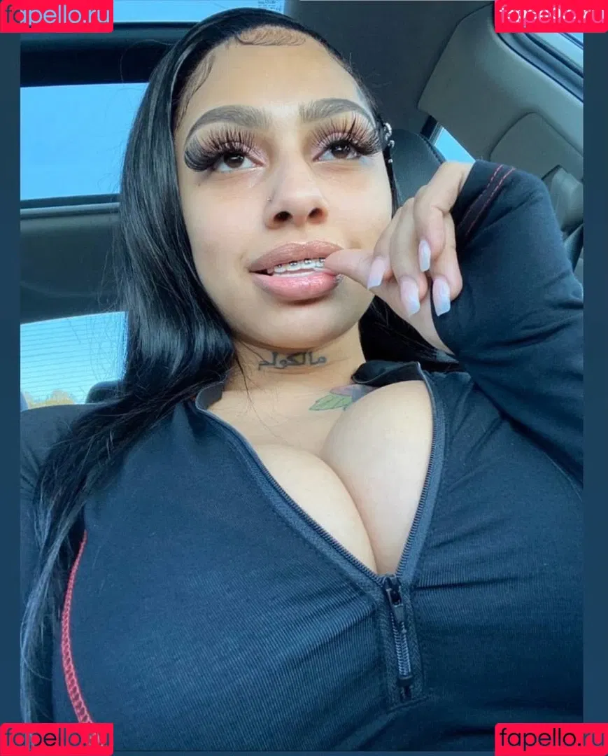 FineAssYonna Onlyfans Photo Gallery 