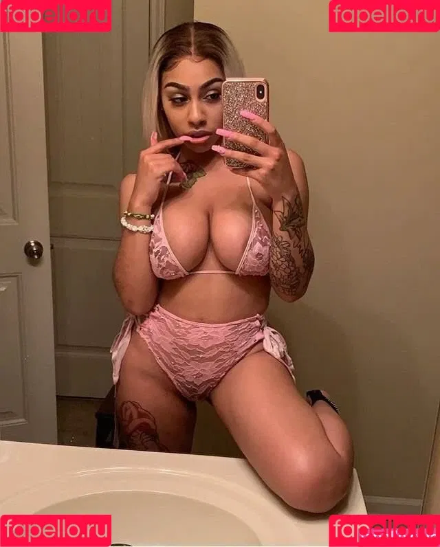 FineAssYonna Onlyfans Photo Gallery 