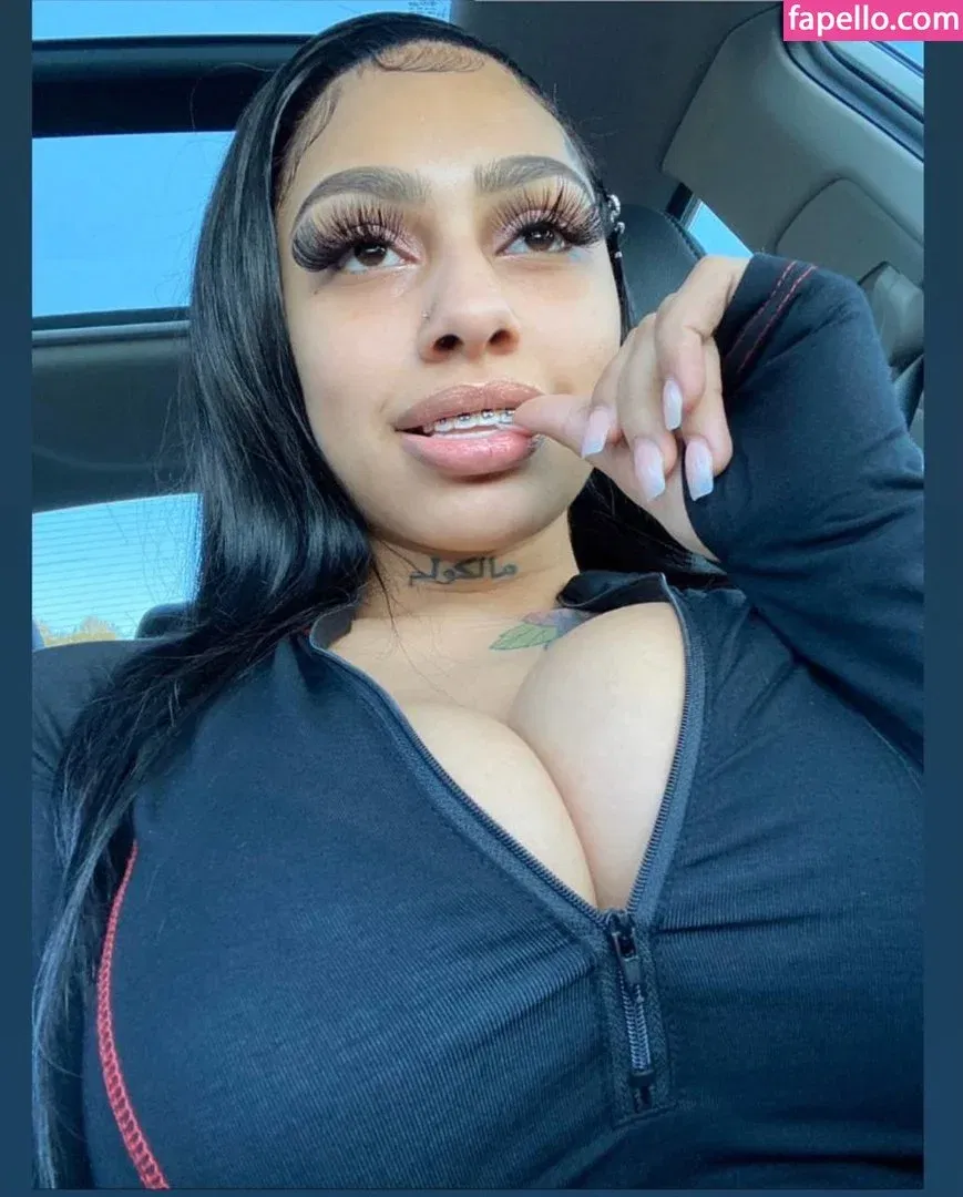 FineAssYonna Onlyfans Photo Gallery 