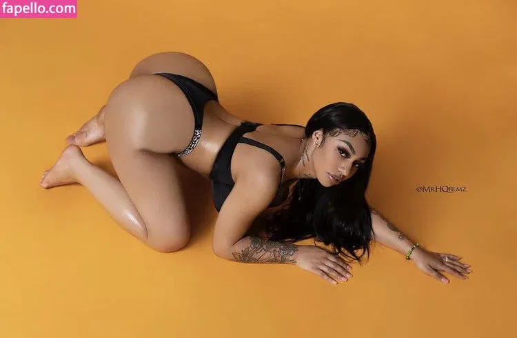 FineAssYonna Onlyfans Photo Gallery 