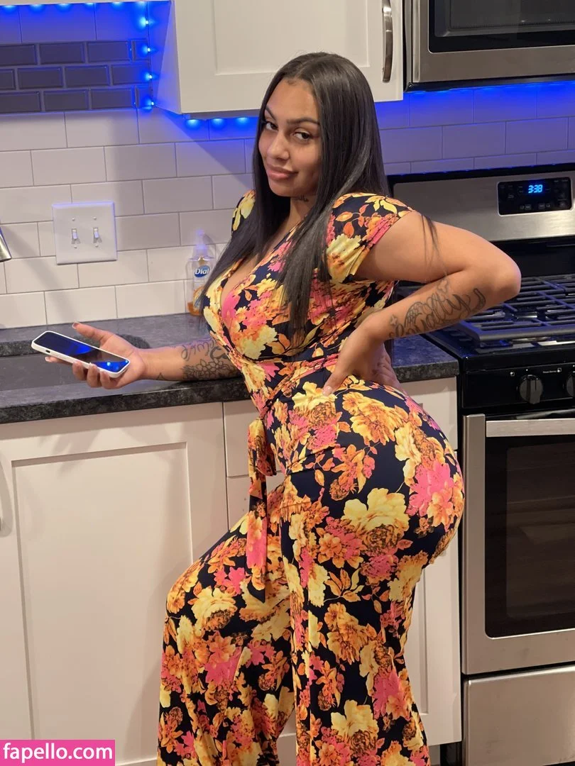 FineAssYonna Onlyfans Photo Gallery 