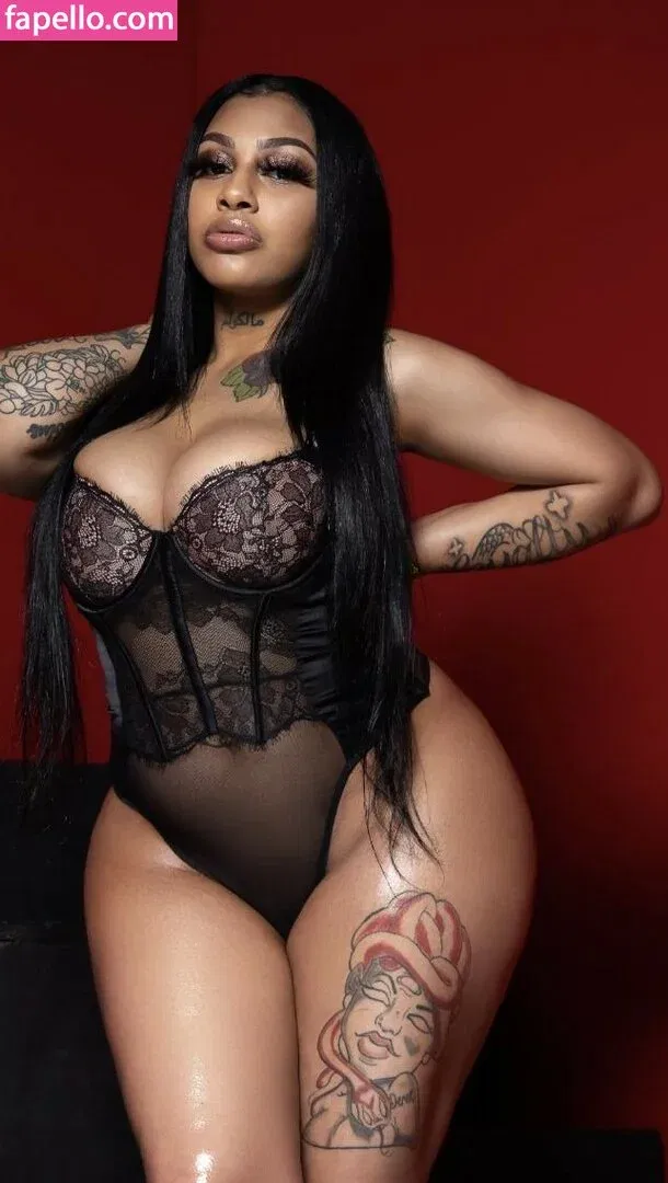 FineAssYonna Onlyfans Photo Gallery 