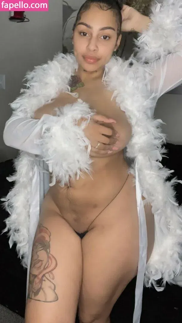FineAssYonna Onlyfans Photo Gallery 