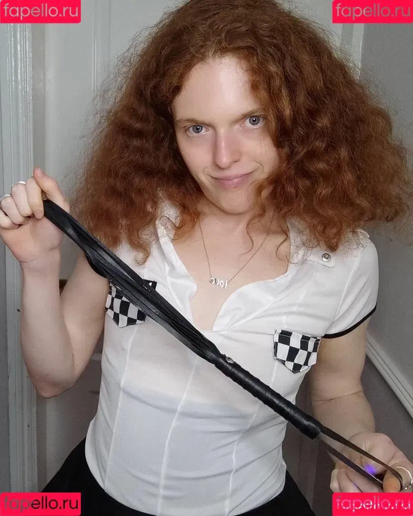 Kinky Ginger Onlyfans Photo Gallery 