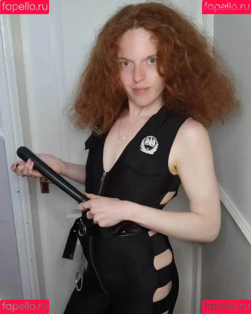 Kinky Ginger Onlyfans Photo Gallery 