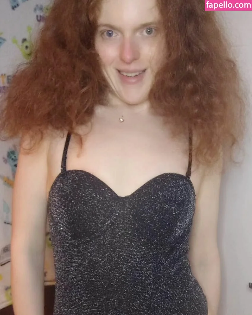 Kinky Ginger Onlyfans Photo Gallery 