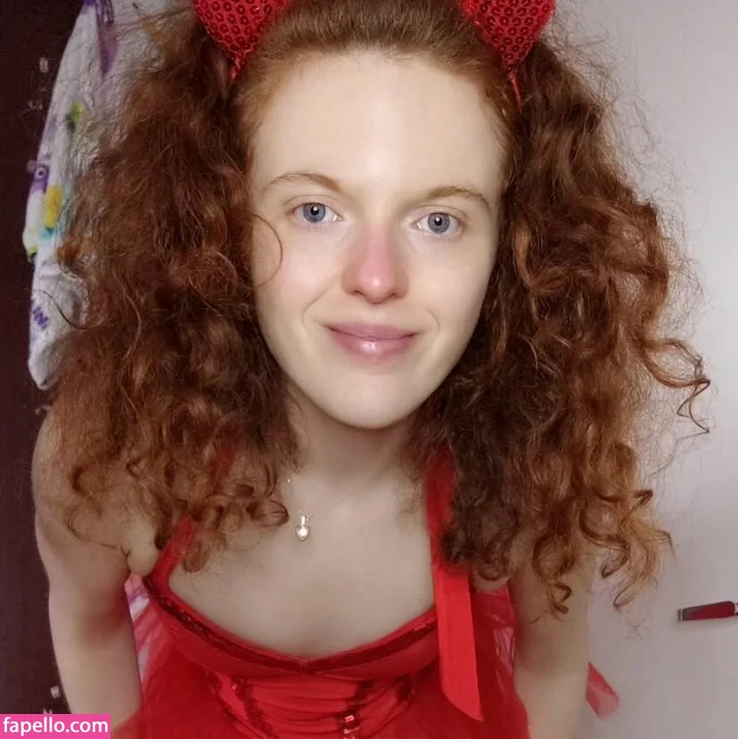 Kinky Ginger Onlyfans Photo Gallery 