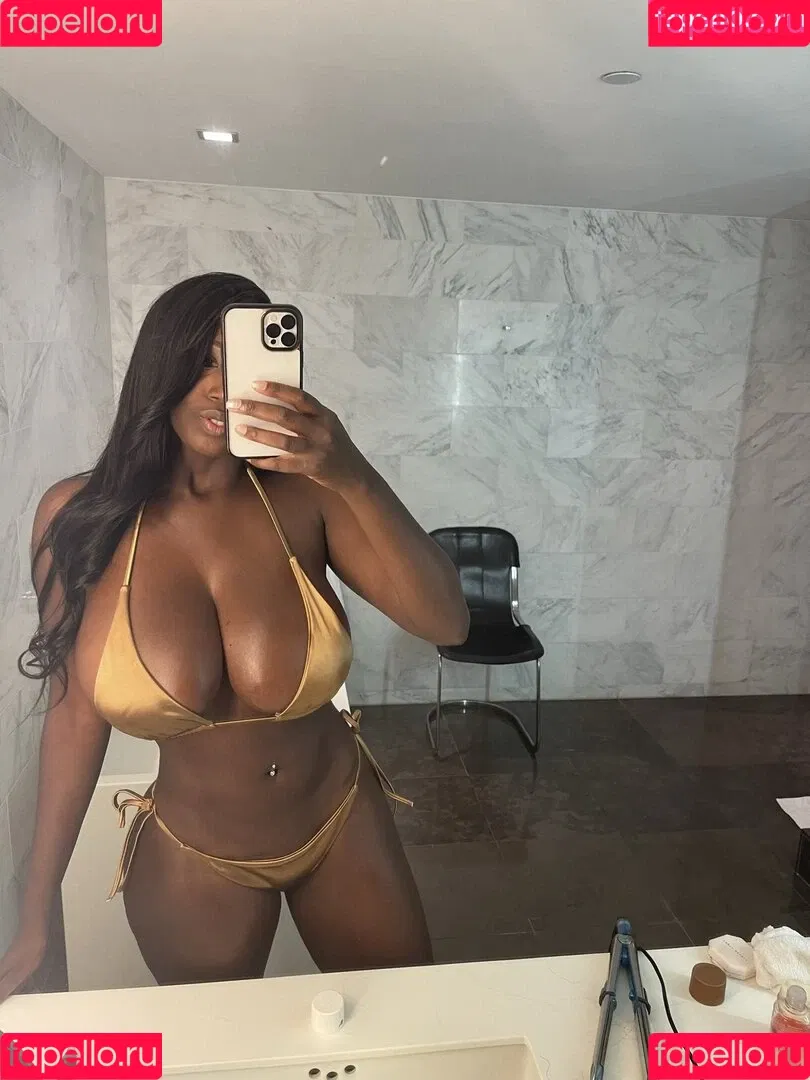 Ellie The Empress Onlyfans Photo Gallery 