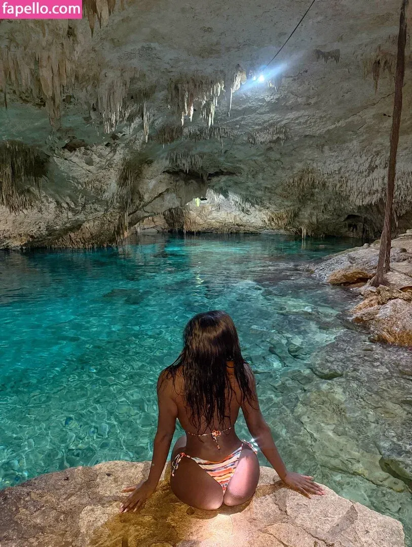 Ellie The Empress Onlyfans Photo Gallery 