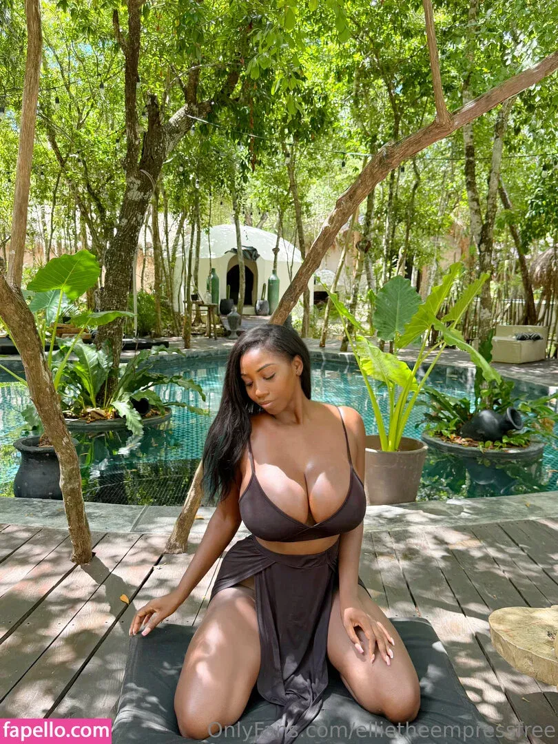 Ellie The Empress Onlyfans Photo Gallery 