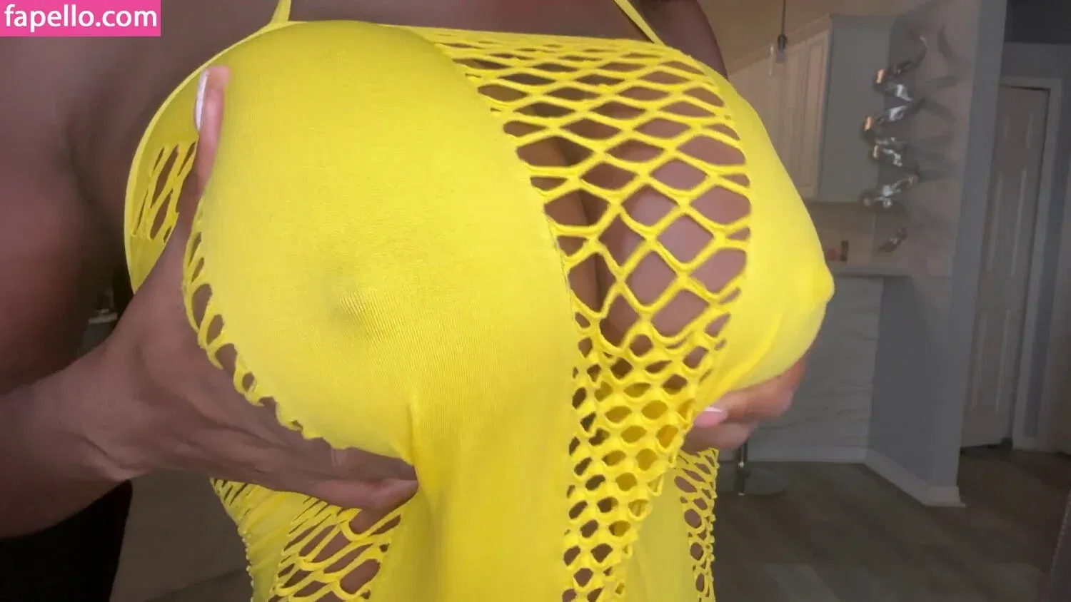 Ellie The Empress Onlyfans Photo Gallery 