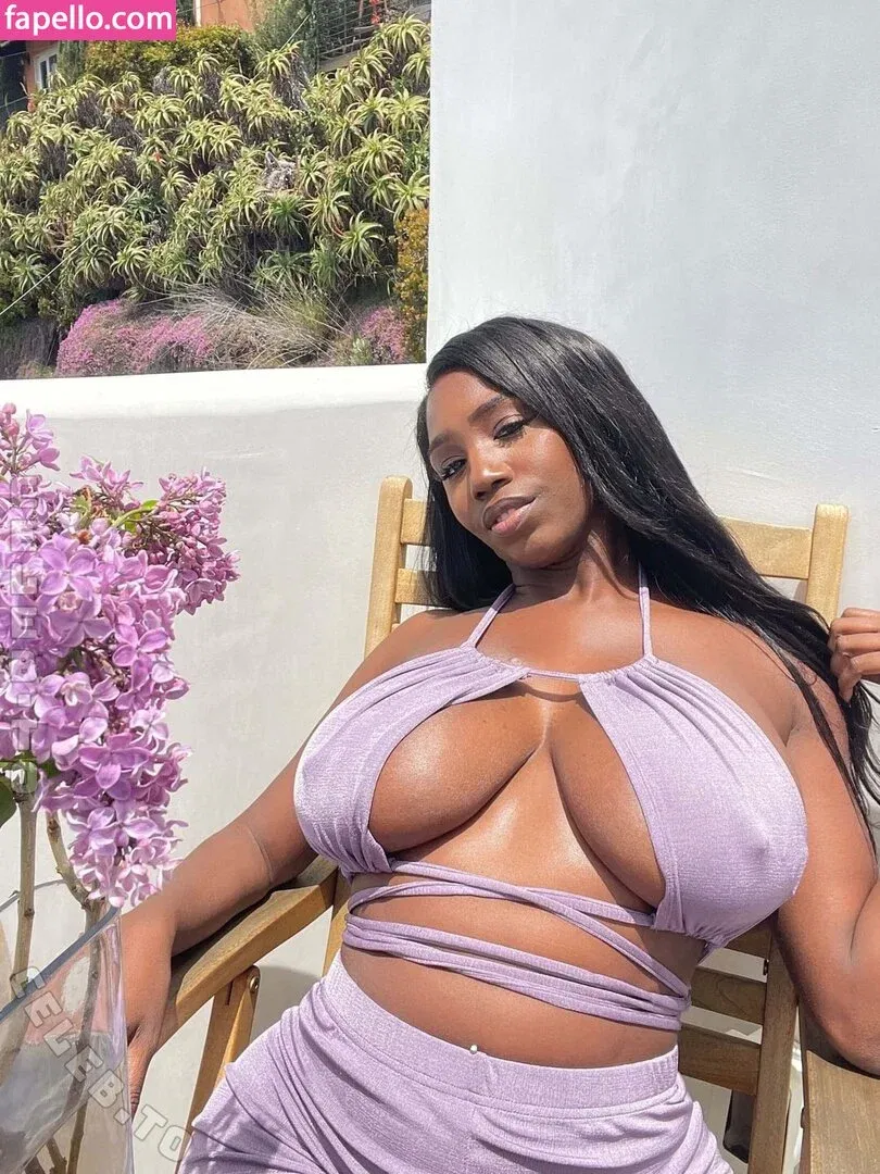 Ellie The Empress Onlyfans Photo Gallery 