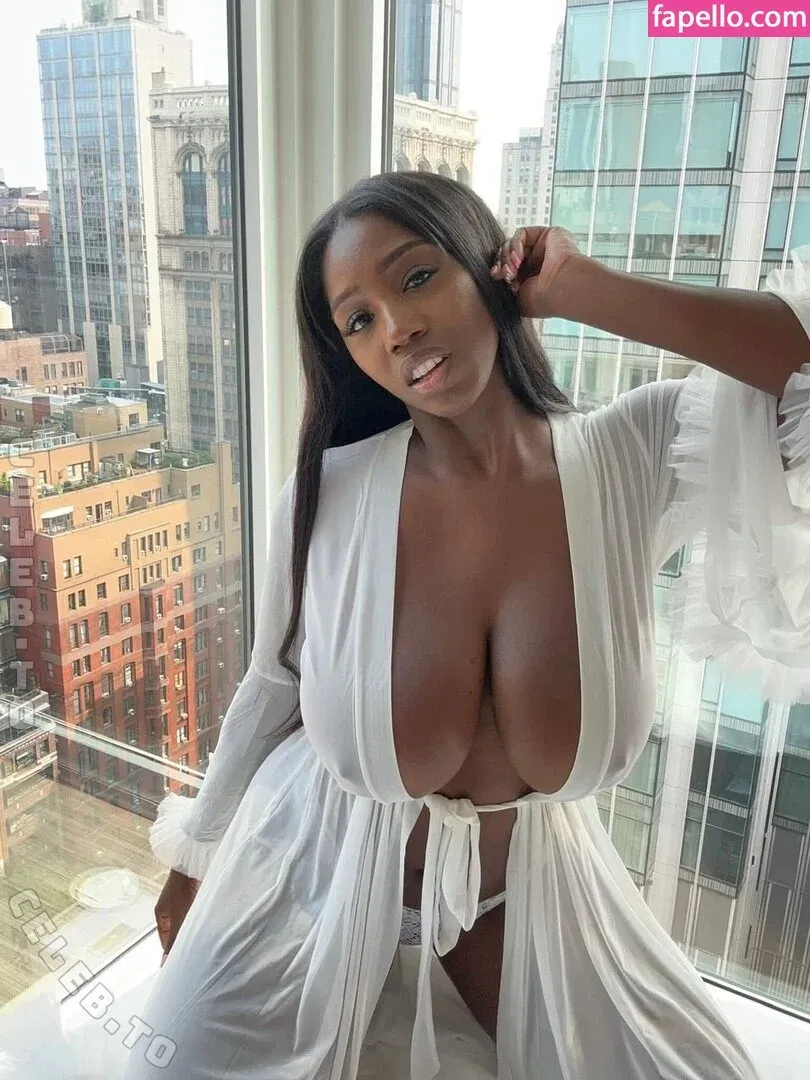 Ellie The Empress Onlyfans Photo Gallery 