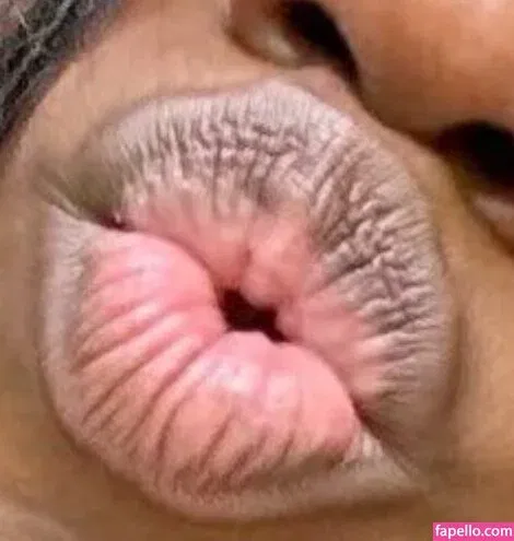 Ellie The Empress Onlyfans Photo Gallery 