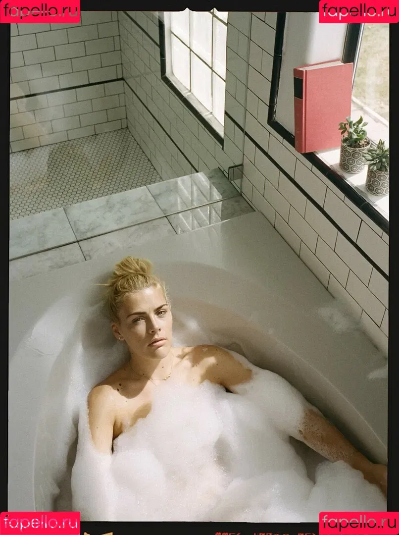 Busy Phillips Onlyfans Photo Gallery 