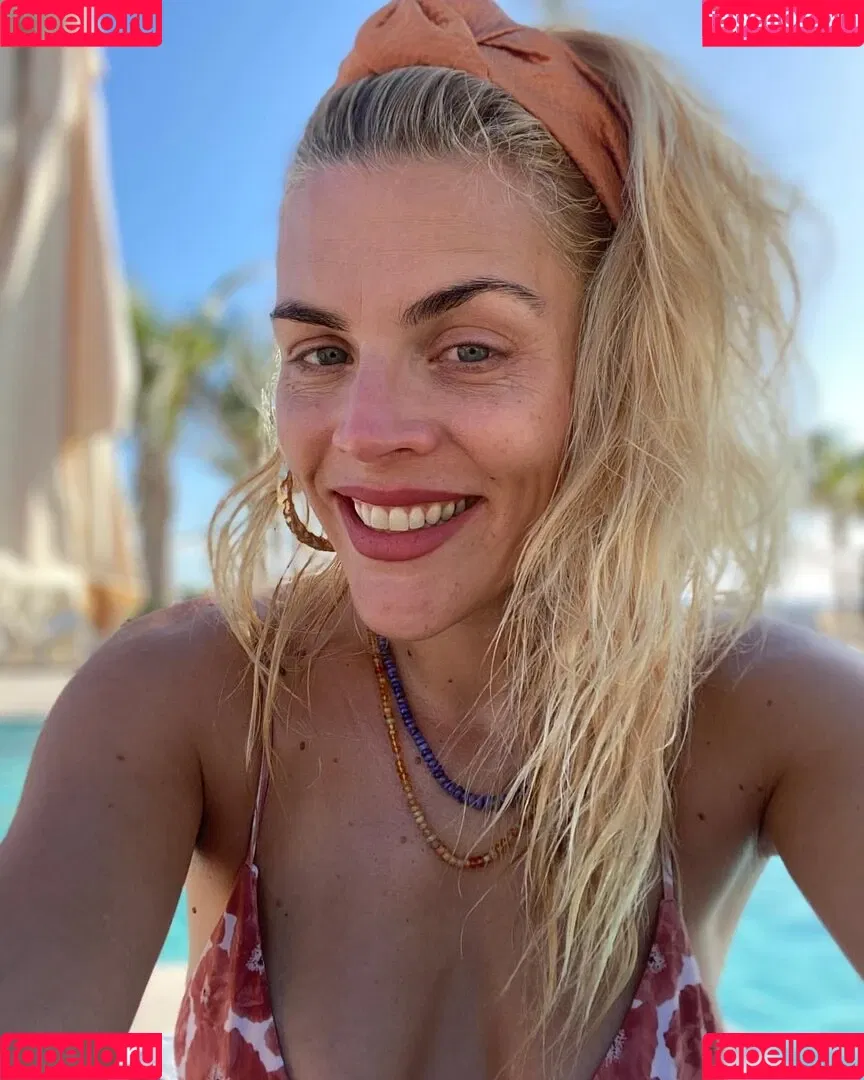 Busy Phillips Onlyfans Photo Gallery 
