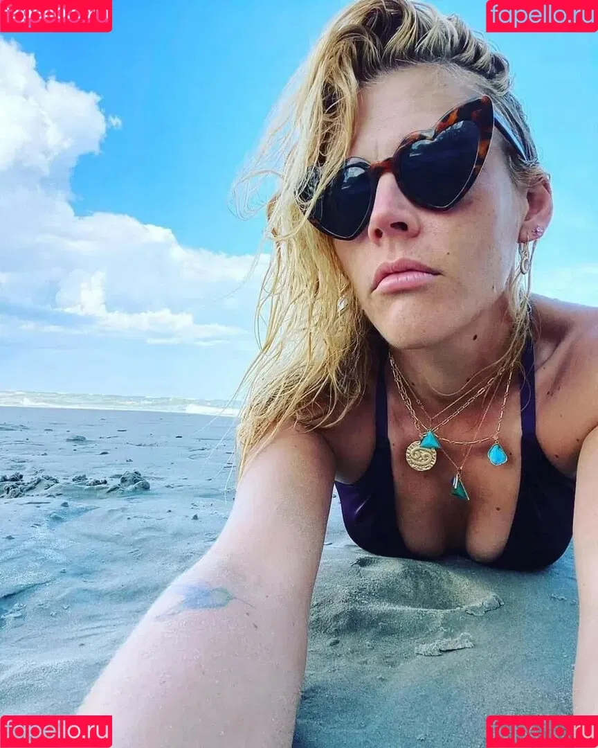 Busy Phillips Onlyfans Photo Gallery 