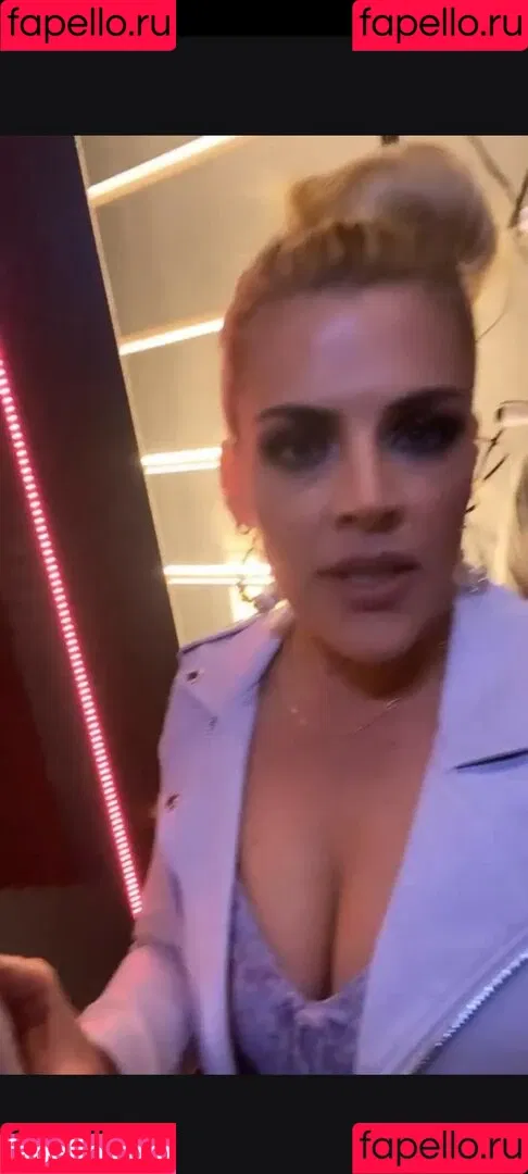 Busy Phillips Onlyfans Photo Gallery 