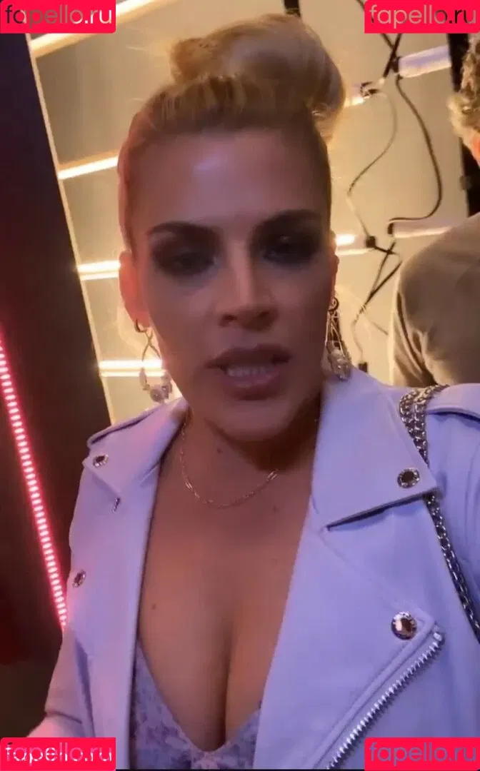 Busy Phillips Onlyfans Photo Gallery 