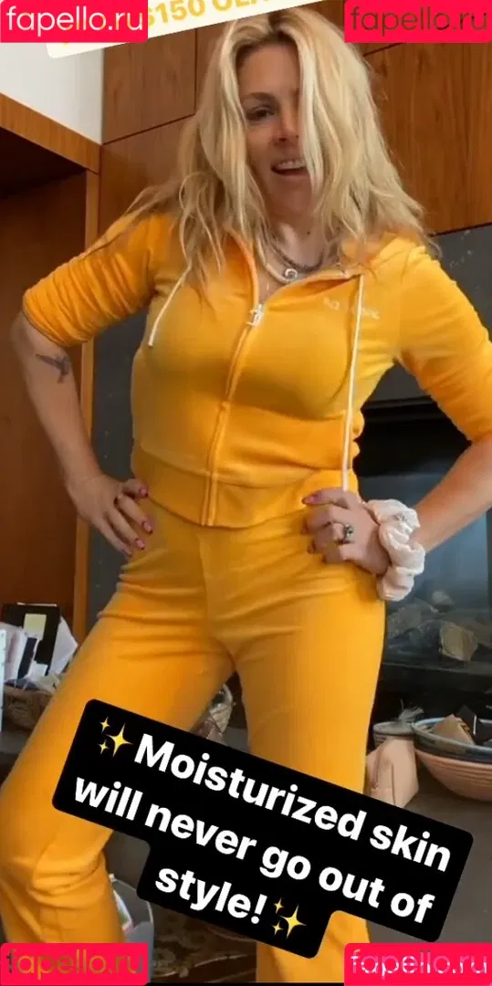 Busy Phillips Onlyfans Photo Gallery 