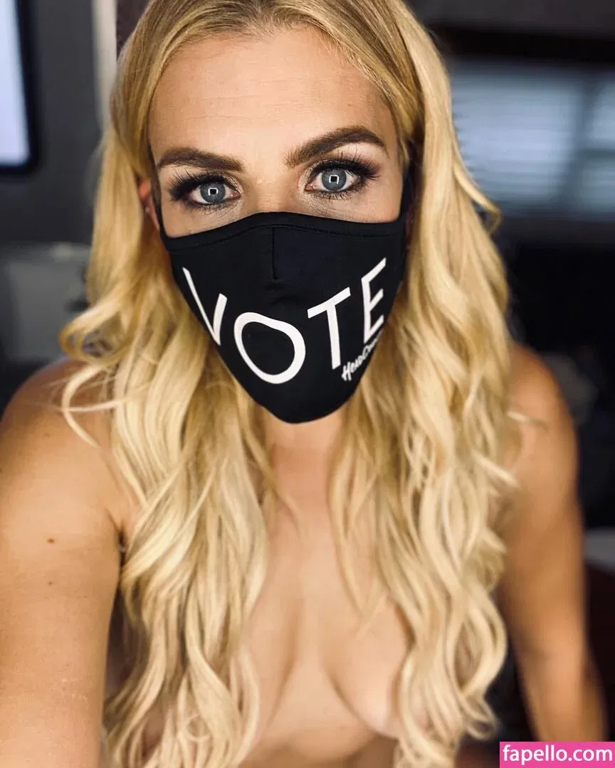 Busy Phillips Onlyfans Photo Gallery 