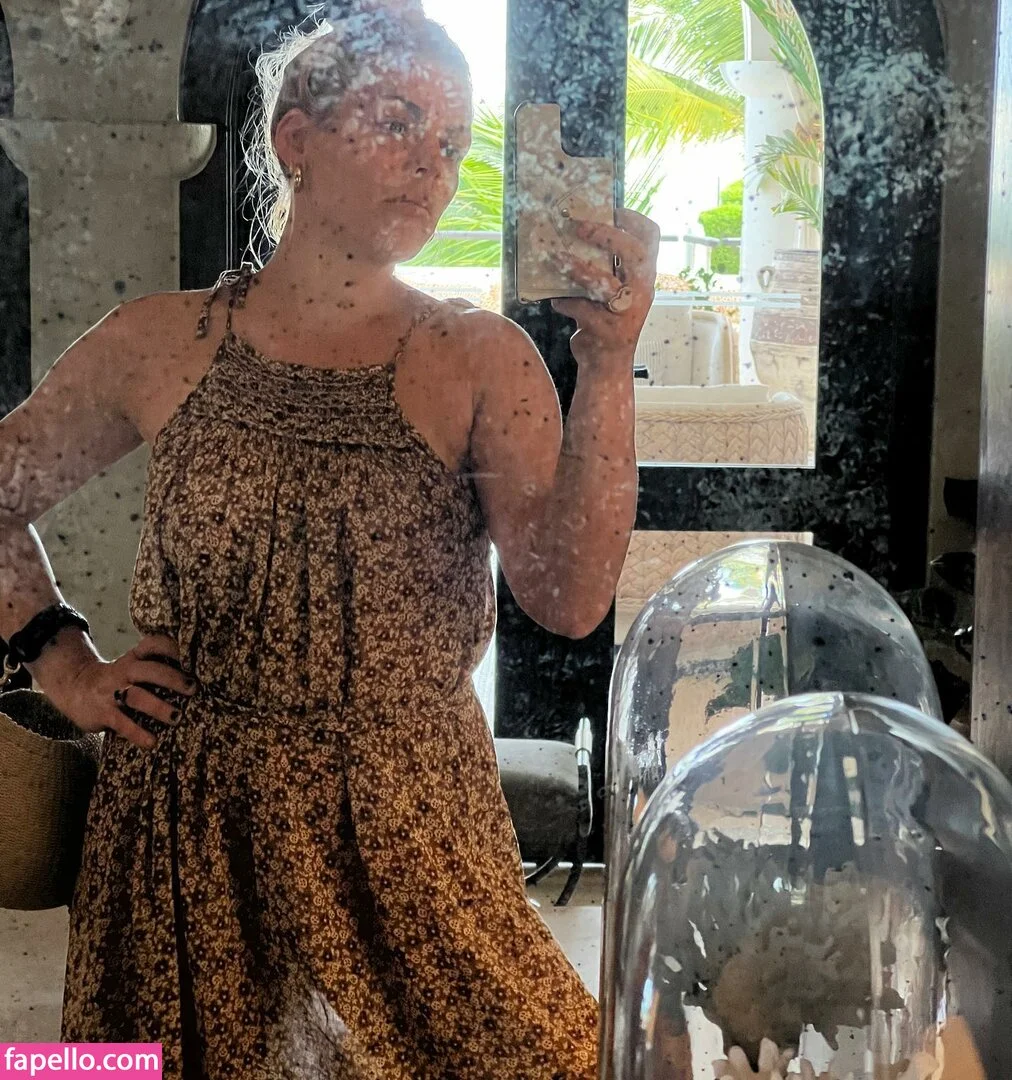 Busy Phillips Onlyfans Photo Gallery 