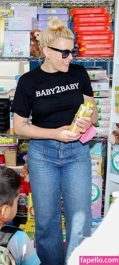 Busy Phillips Onlyfans Photo Gallery 