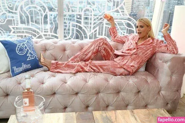 Busy Phillips Onlyfans Photo Gallery 