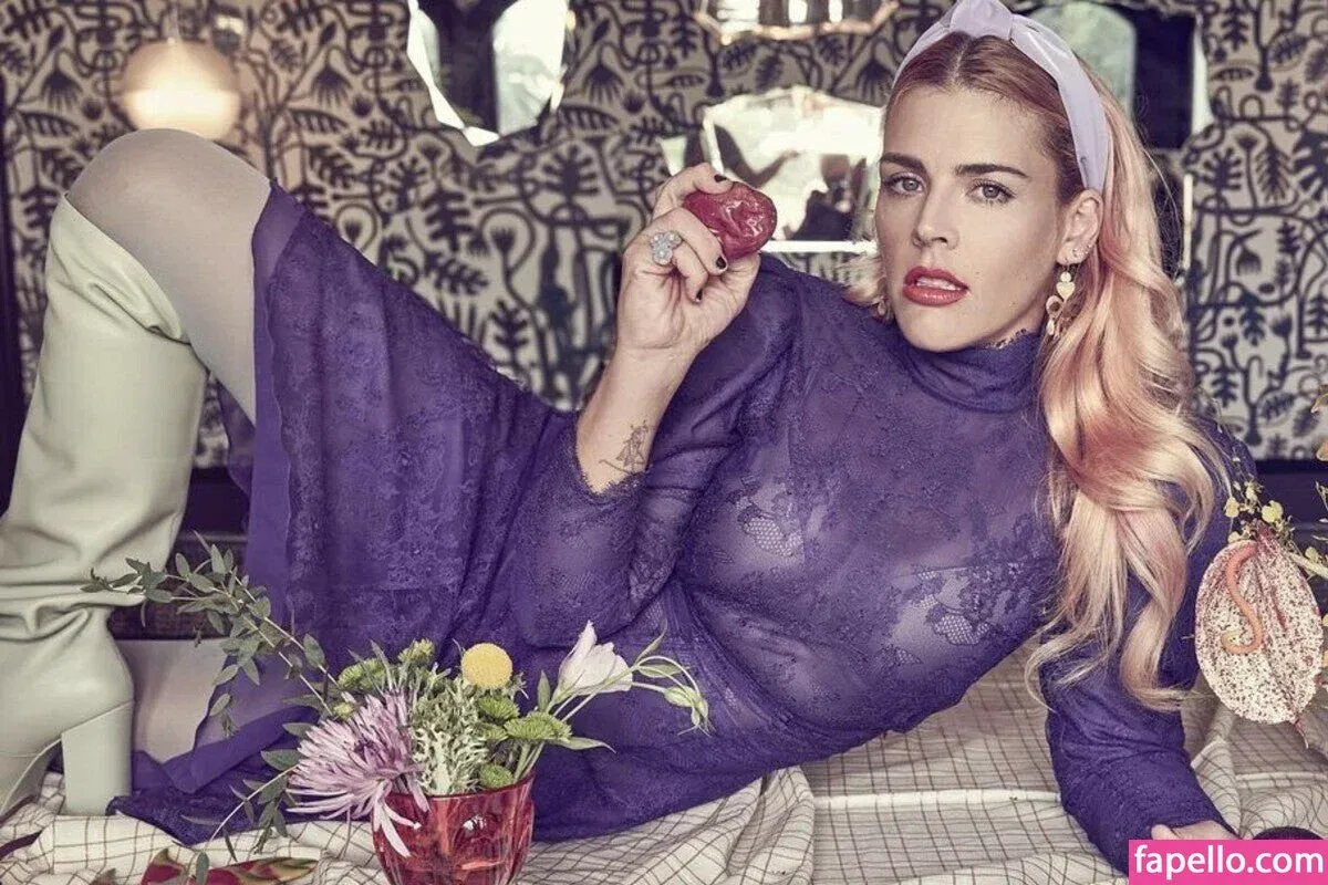 Busy Phillips Onlyfans Photo Gallery 