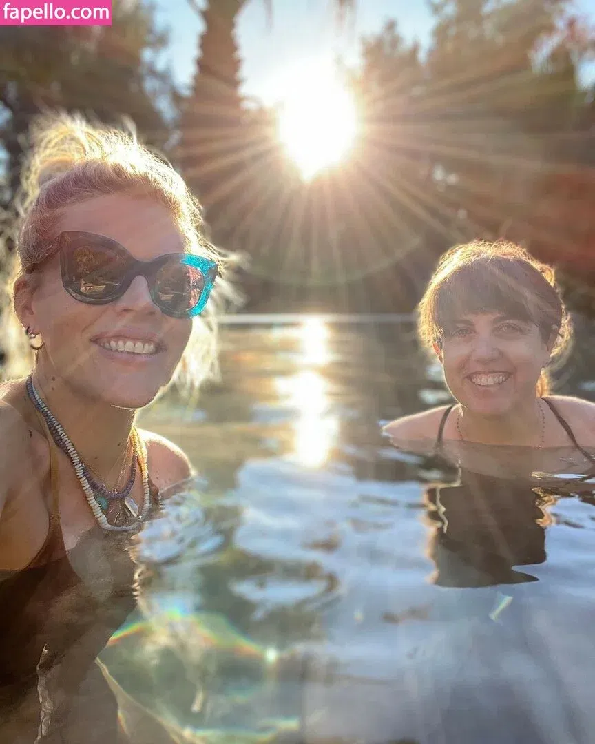 Busy Phillips Onlyfans Photo Gallery 