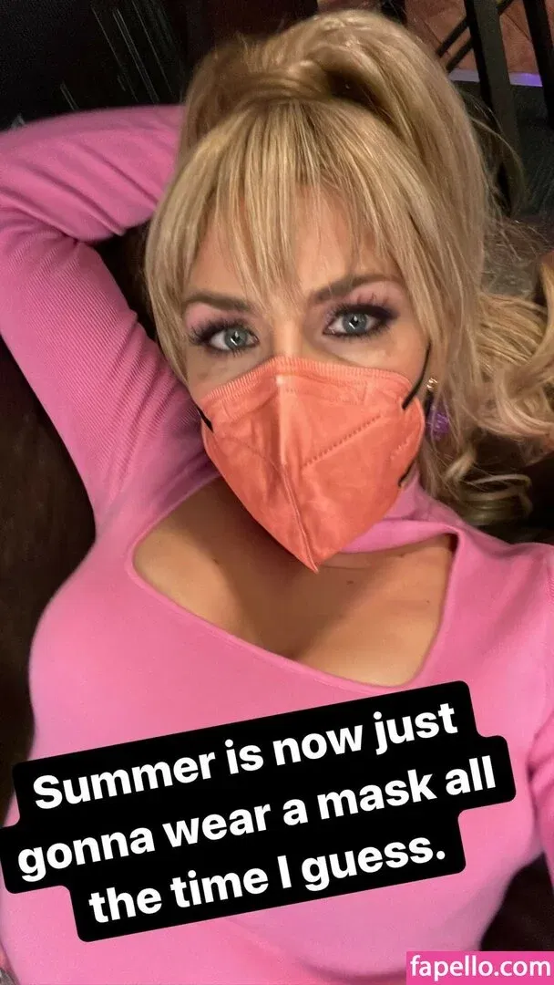 Busy Phillips Onlyfans Photo Gallery 