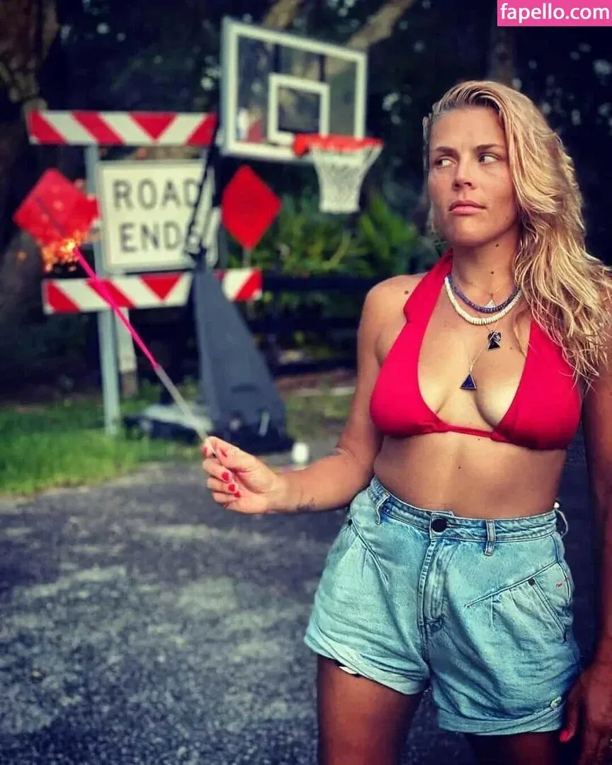 Busy Phillips Onlyfans Photo Gallery 