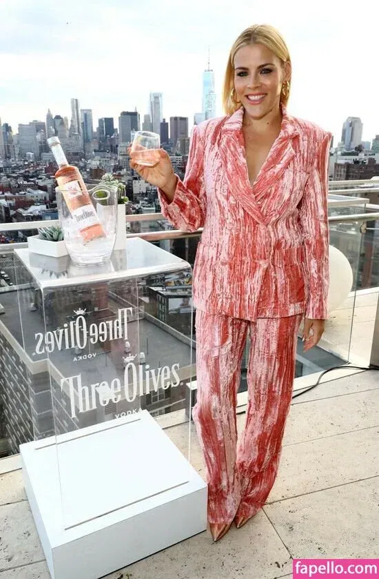 Busy Phillips Onlyfans Photo Gallery 