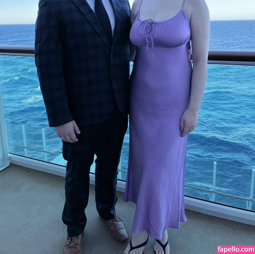 Regan Wiles Onlyfans Photo Gallery 