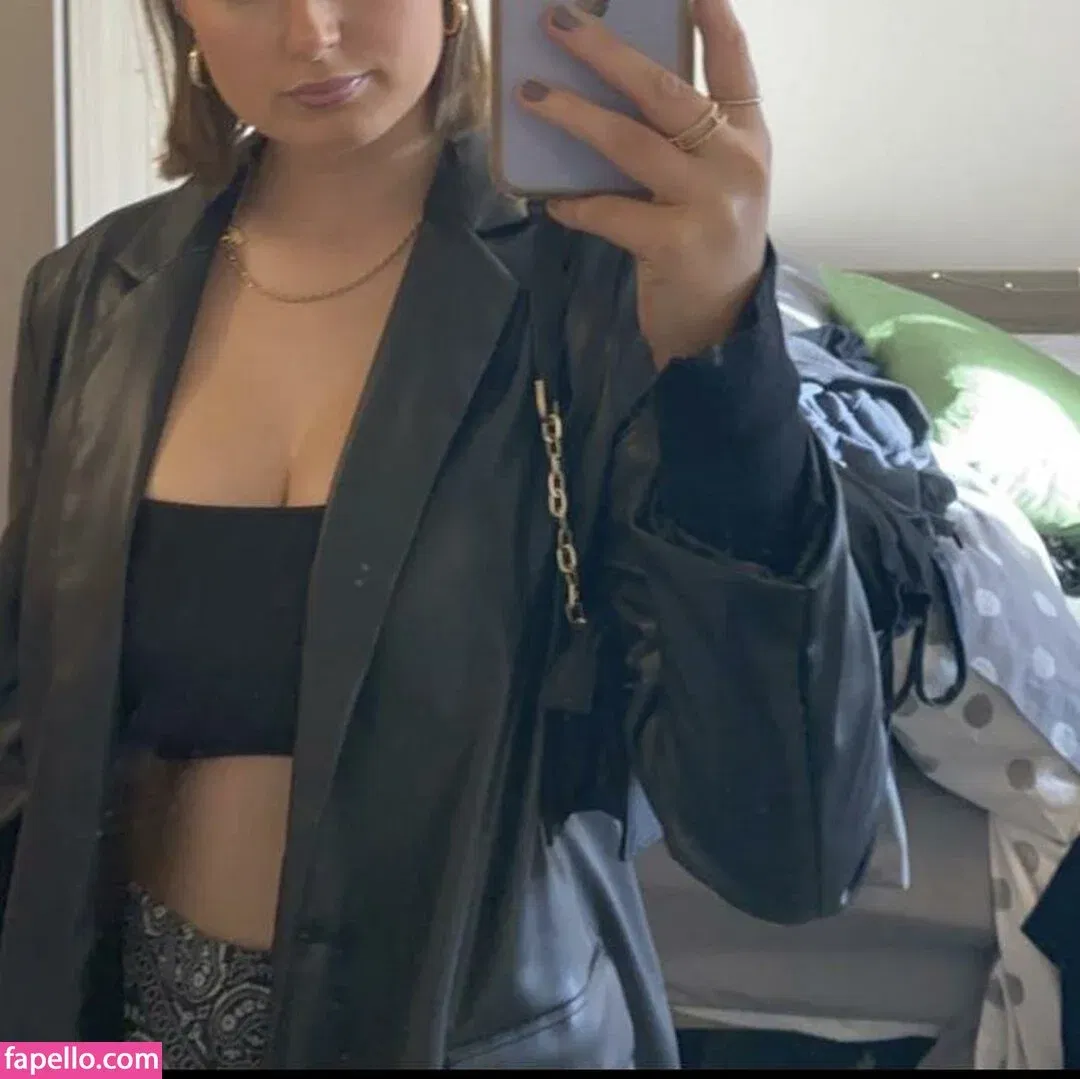 Regan Wiles Onlyfans Photo Gallery 