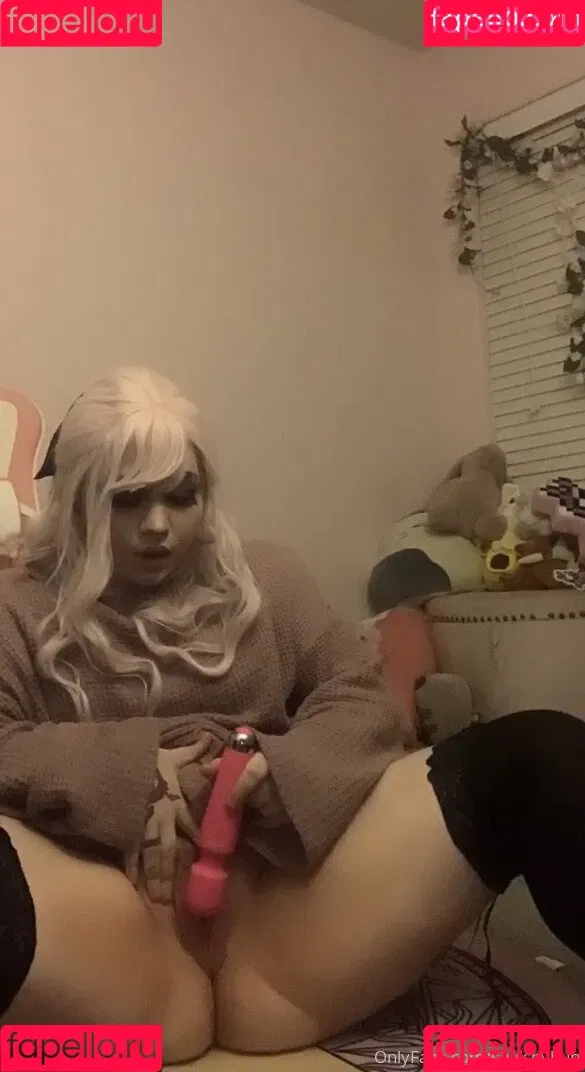 squishybunx Onlyfans Photo Gallery 