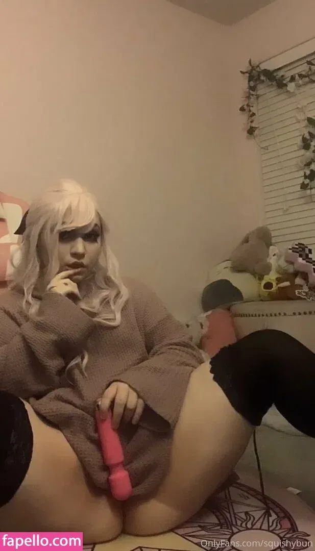 squishybunx Onlyfans Photo Gallery 