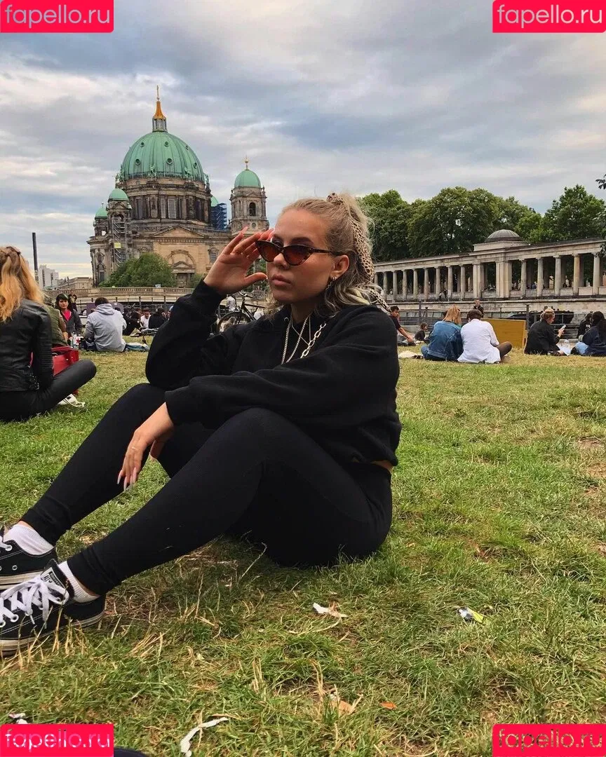 Stefanie Onlyfans Photo Gallery 