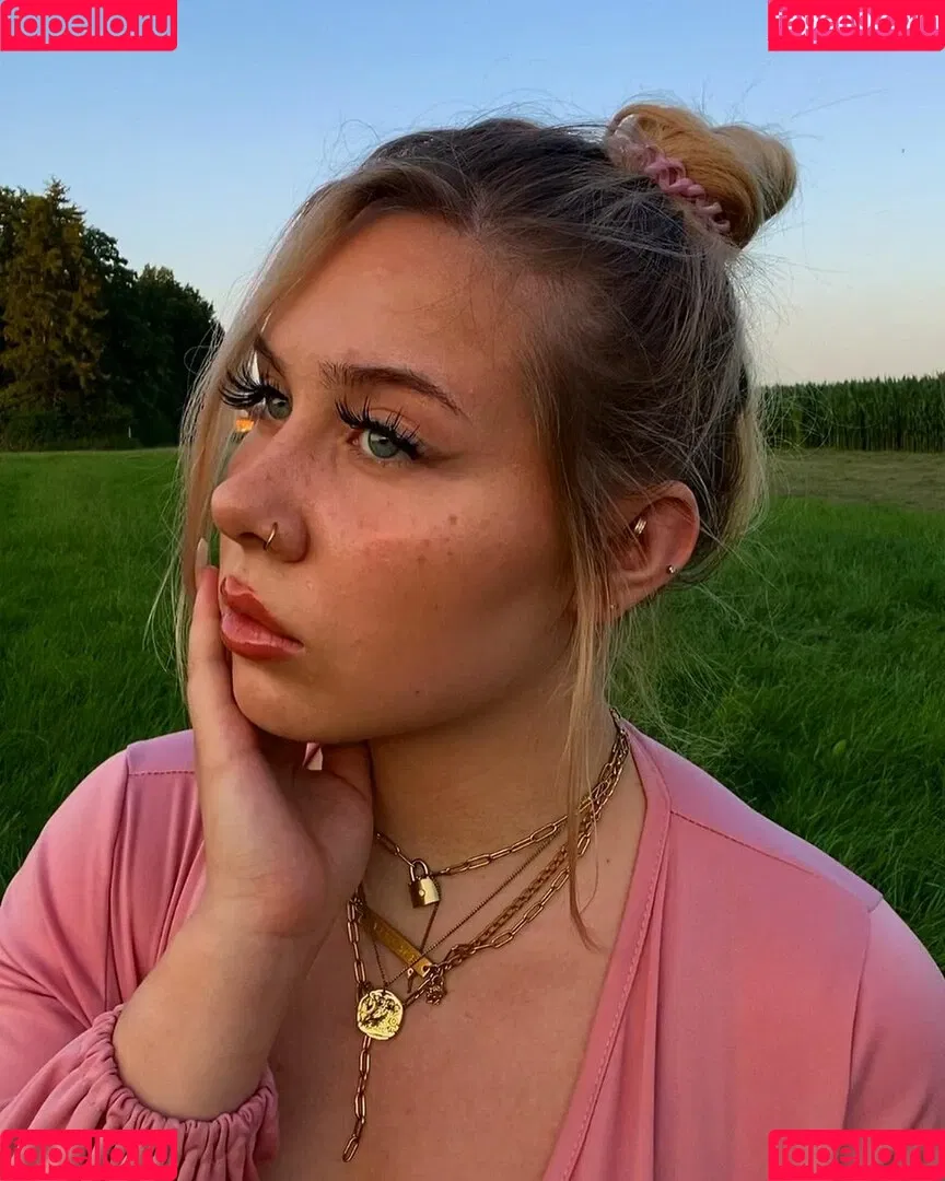 Stefanie Onlyfans Photo Gallery 