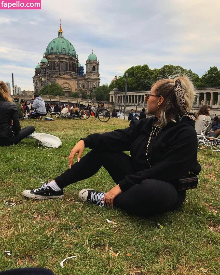 Stefanie Onlyfans Photo Gallery 