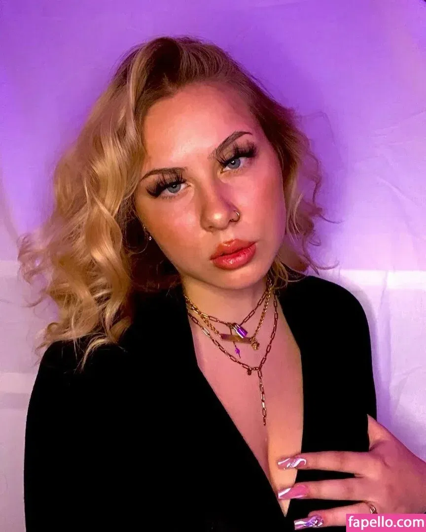 Stefanie Onlyfans Photo Gallery 